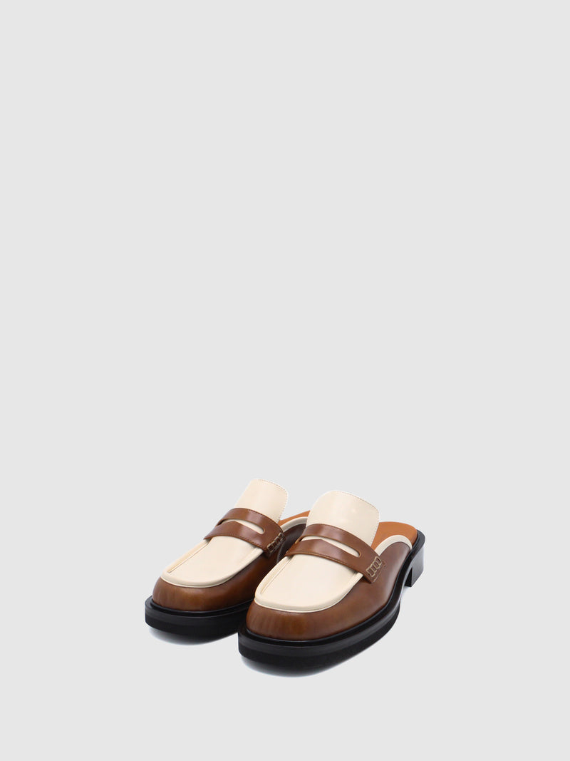 JJ Heitor Mules Slip-on em Camel/Branco Cru