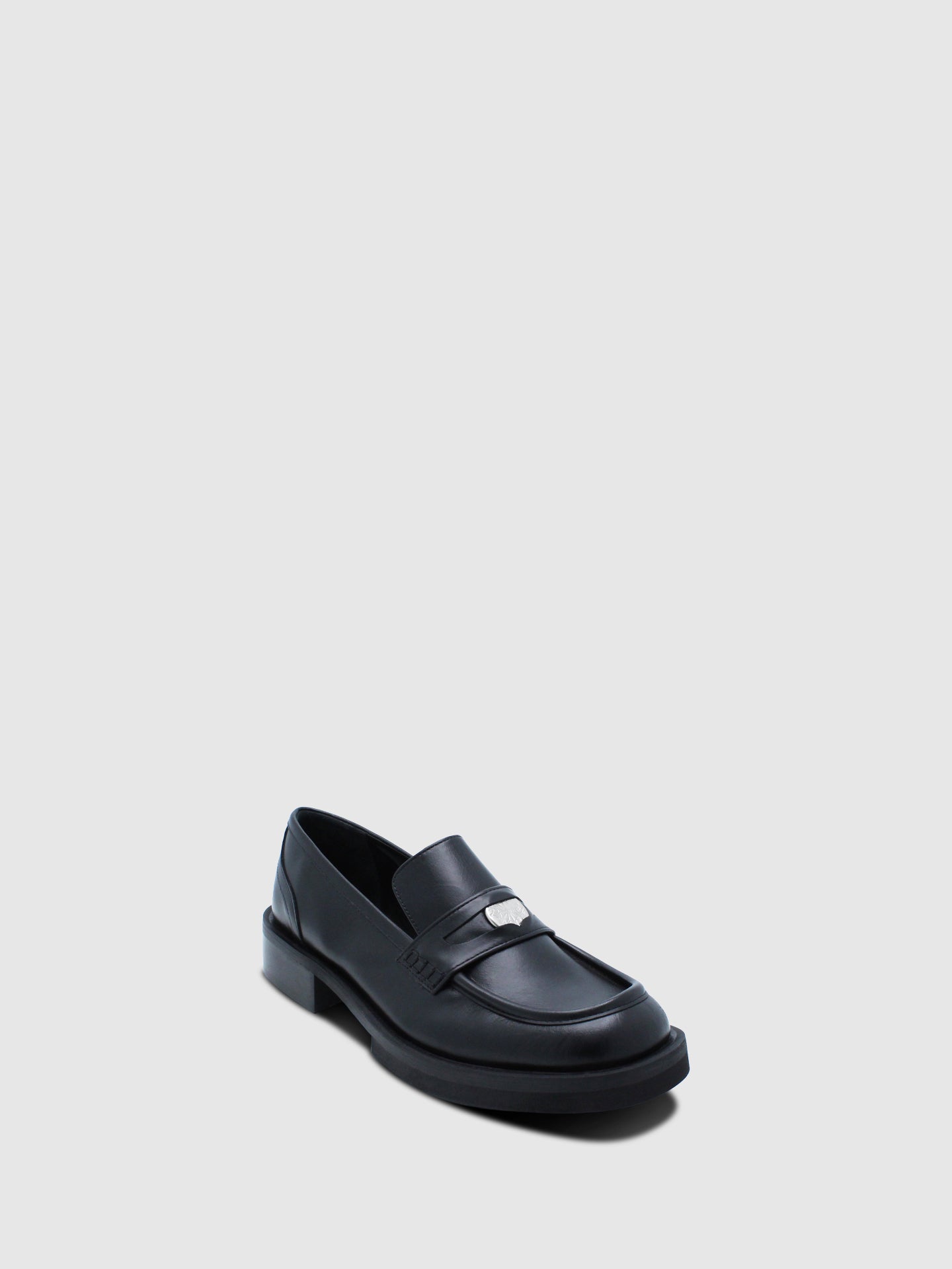 JJ Heitor Loafers Clássicos em Preto