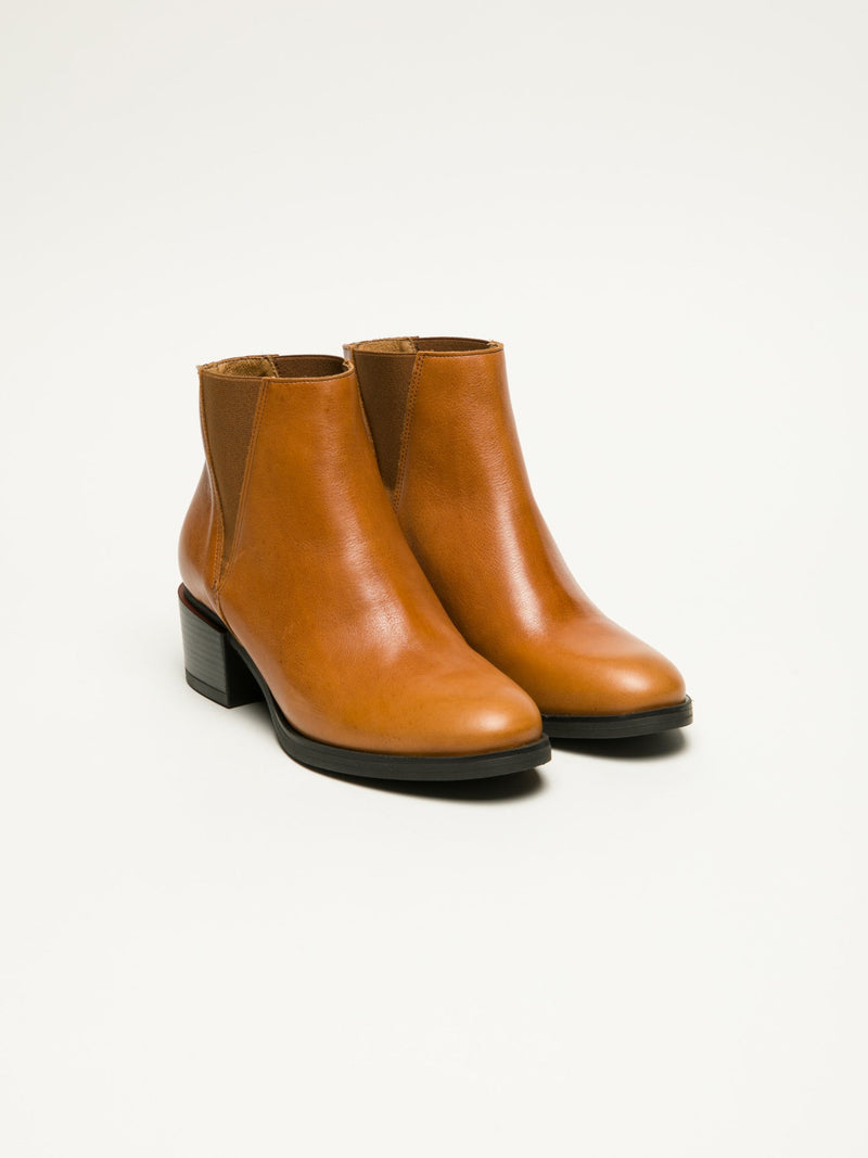 Clay's Peru Round Toe Ankle Boots