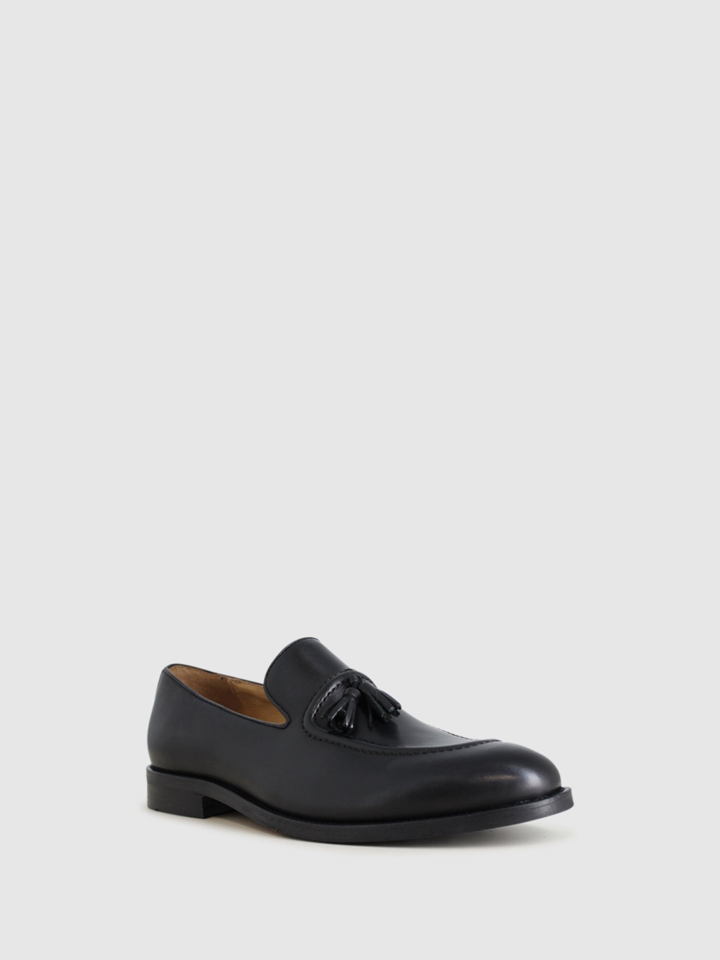 Foreva Loafers com Ponta Redonda em Preto