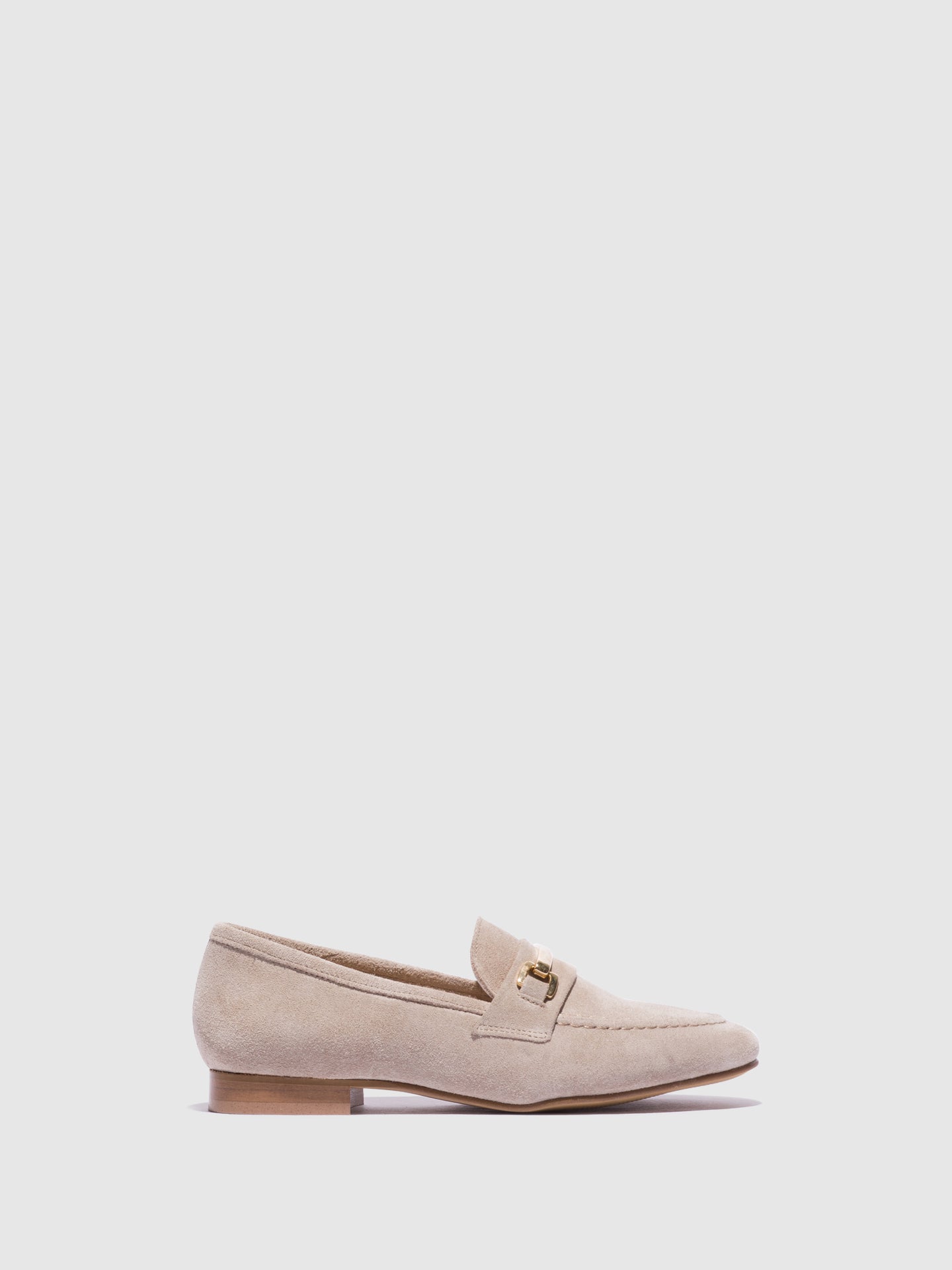 Foreva Loafers com Apliques Metálicos em Taupe