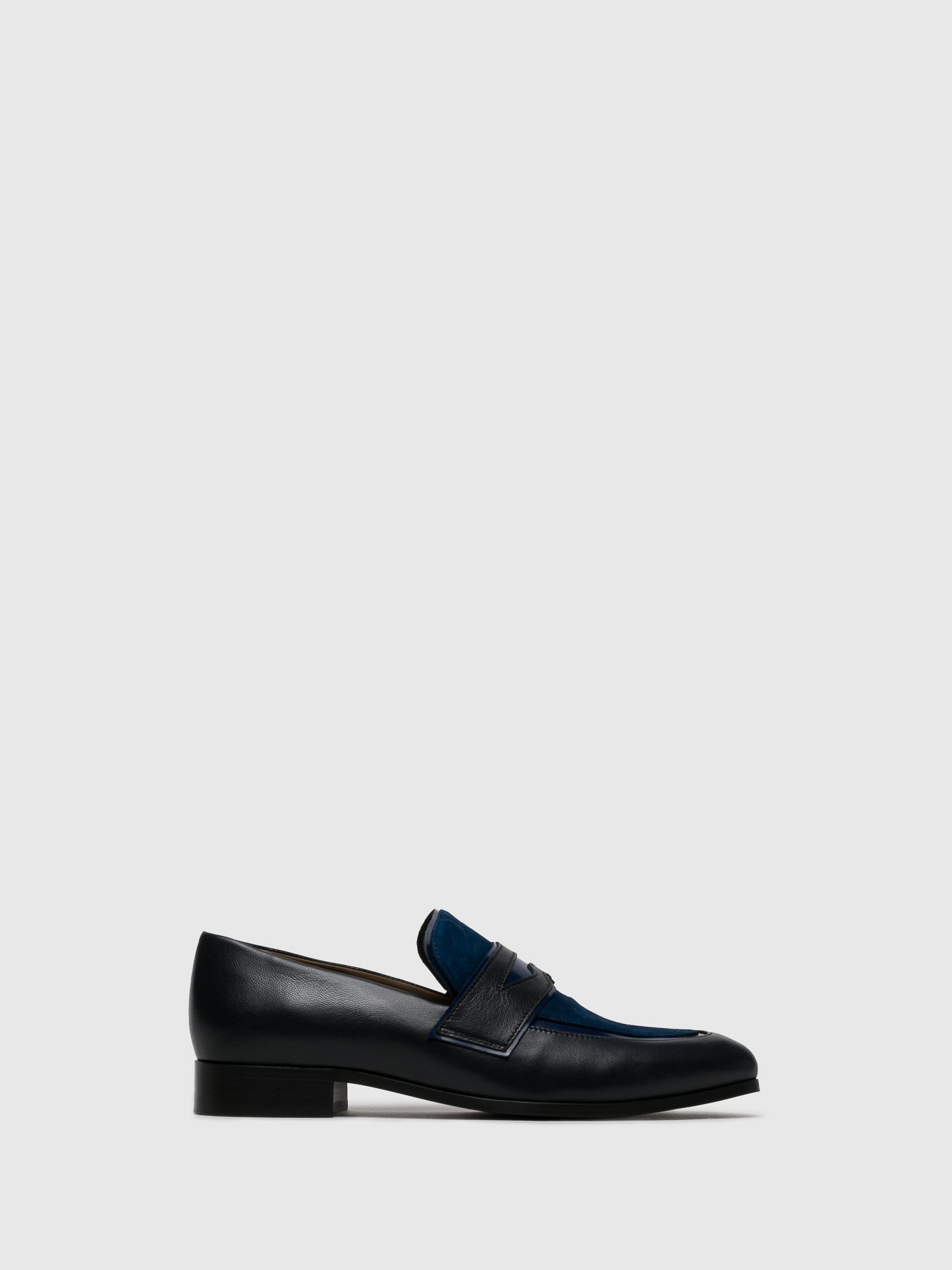 JJ Heitor Loafers Pontiagudas em Preto e Azul