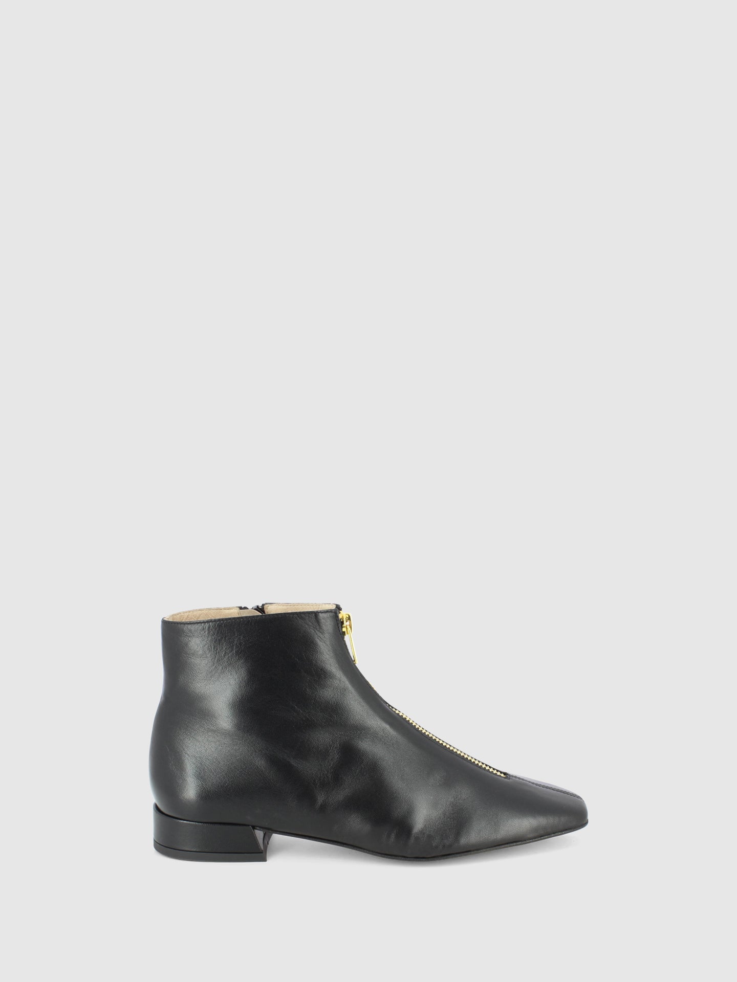 Sofia Costa Botins com Fecho em Preto