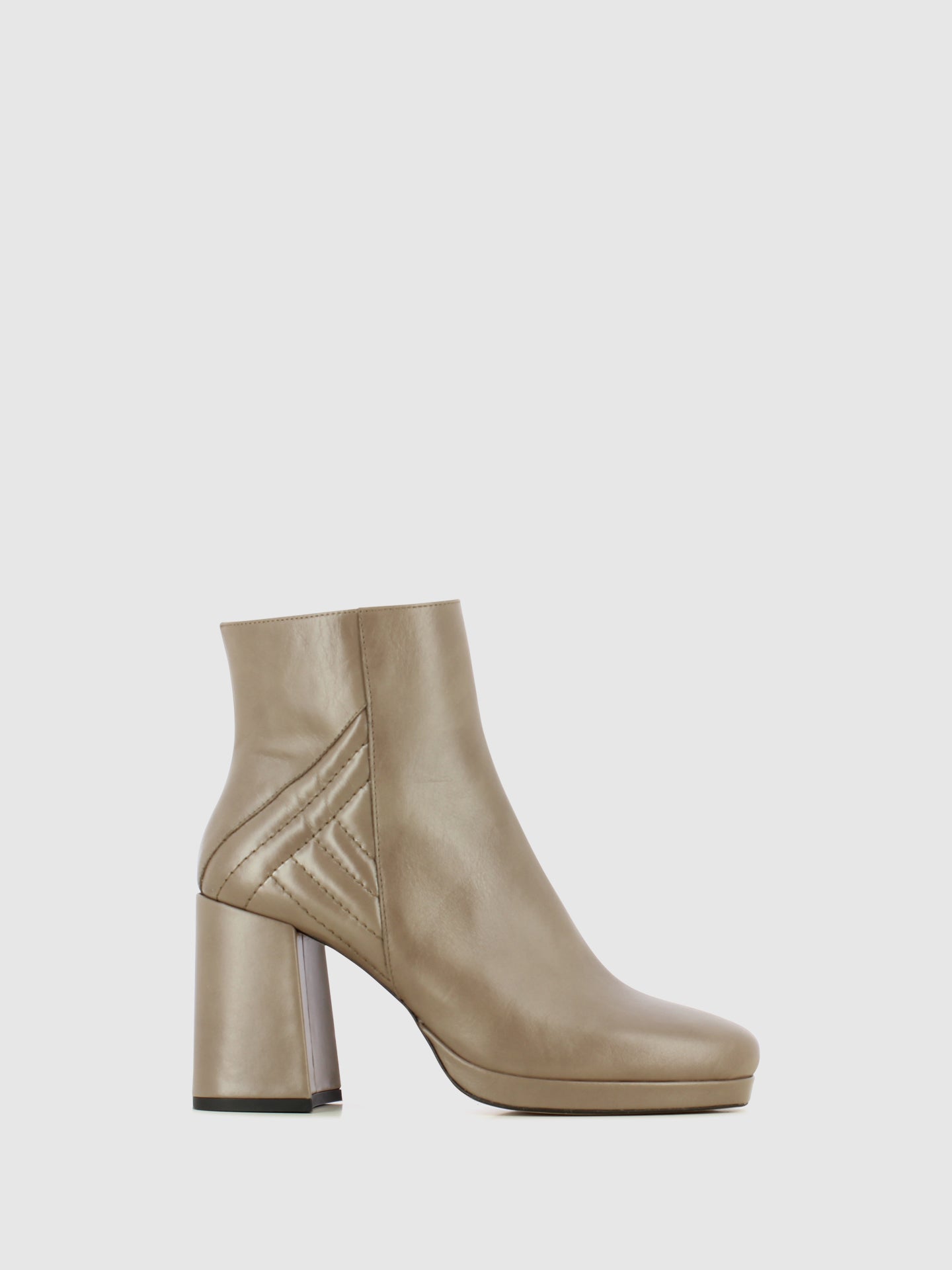 Sofia Costa Botins com Fecho em Taupe