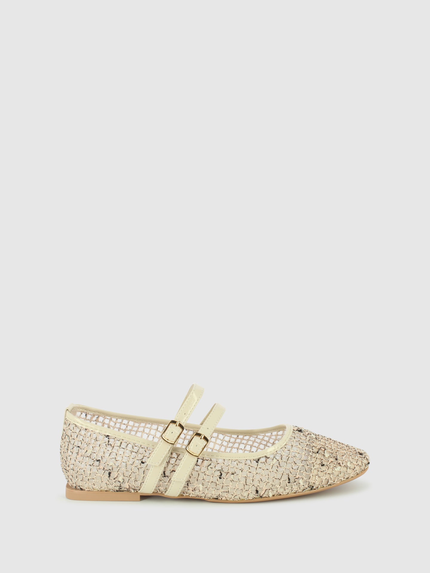 Top3 Sapatos com Fivela em Bege