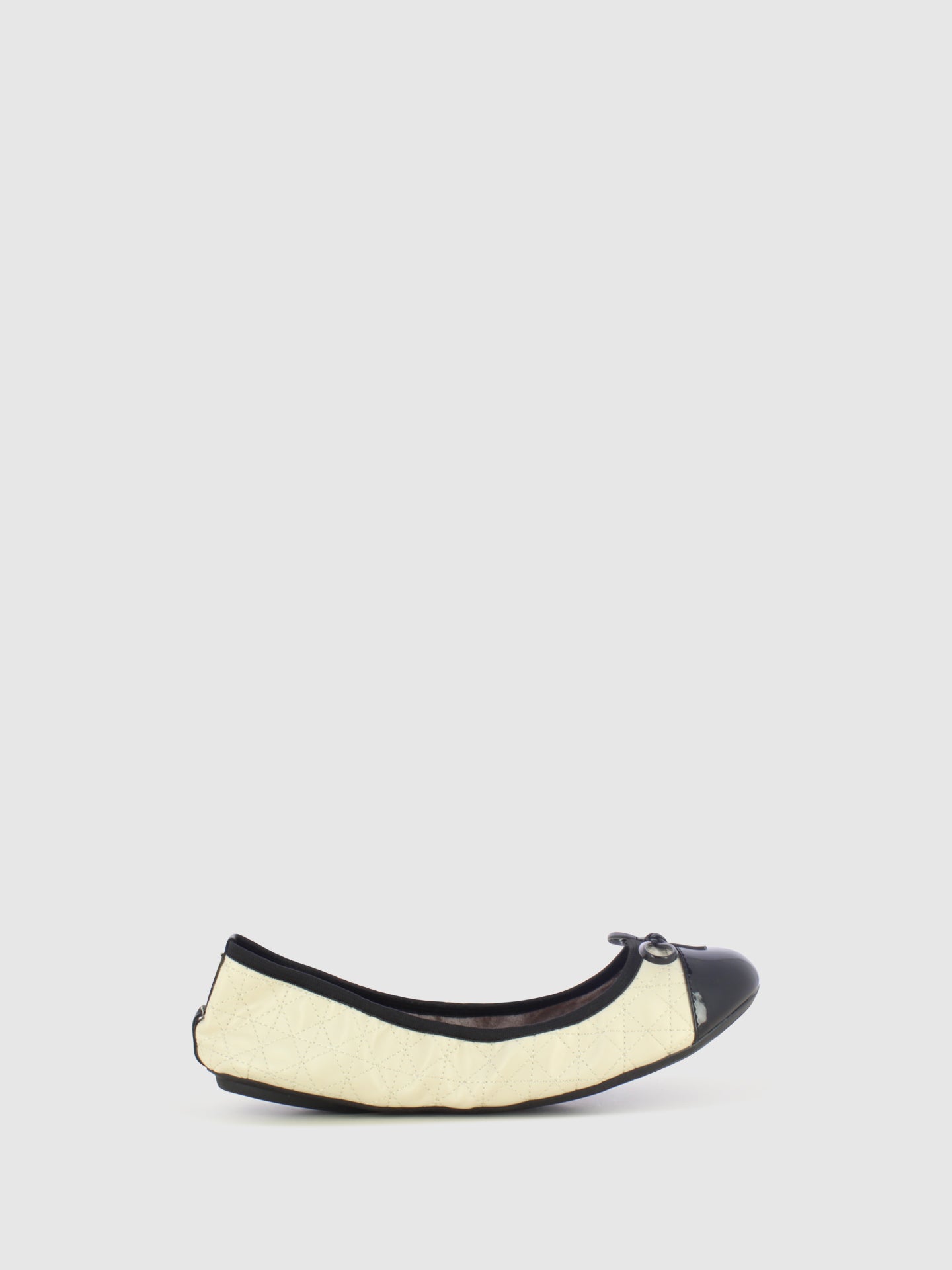 Butterfly Twists Sabrinas de Ponta Redonda em Preto