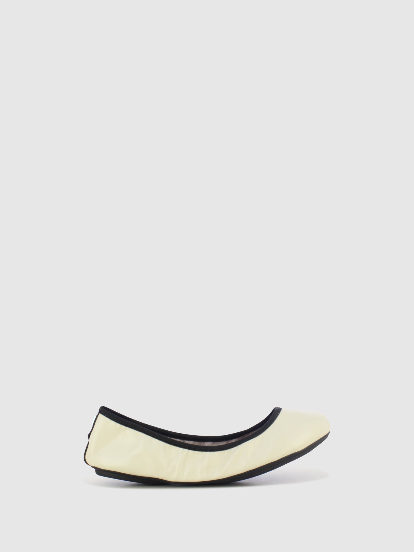 Butterfly Twists Sabrinas de Ponta Redonda em Preto