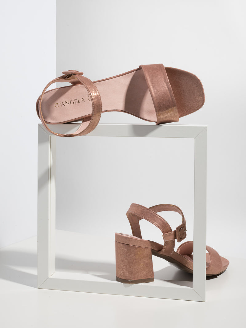 D'Angela Sandálias com Fivela em Rosa Dourado
