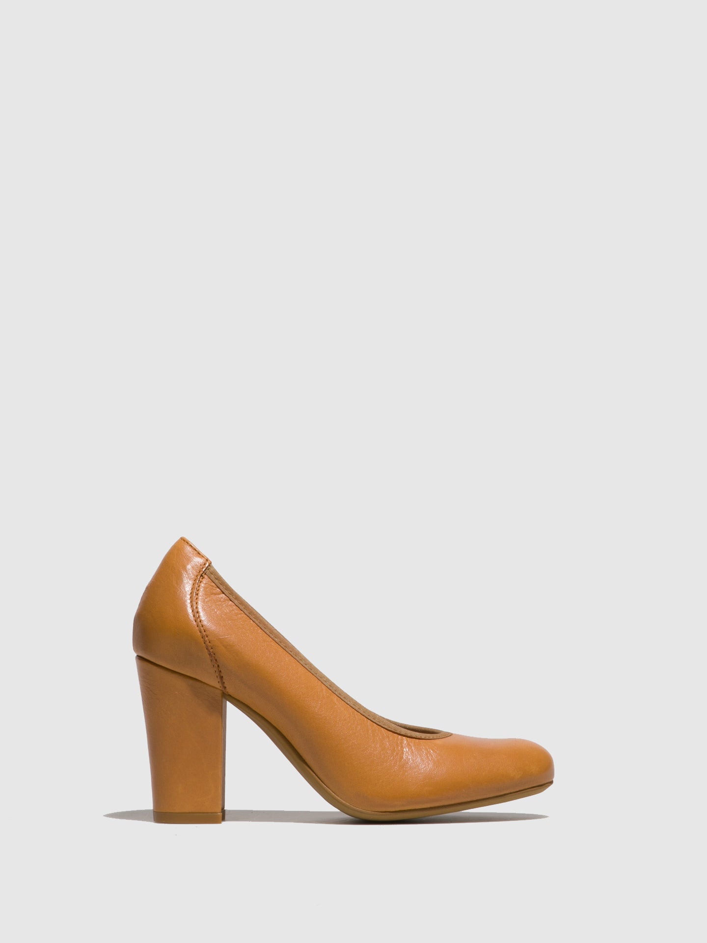 Foreva Sapatos com Ponta Redonda em Camel