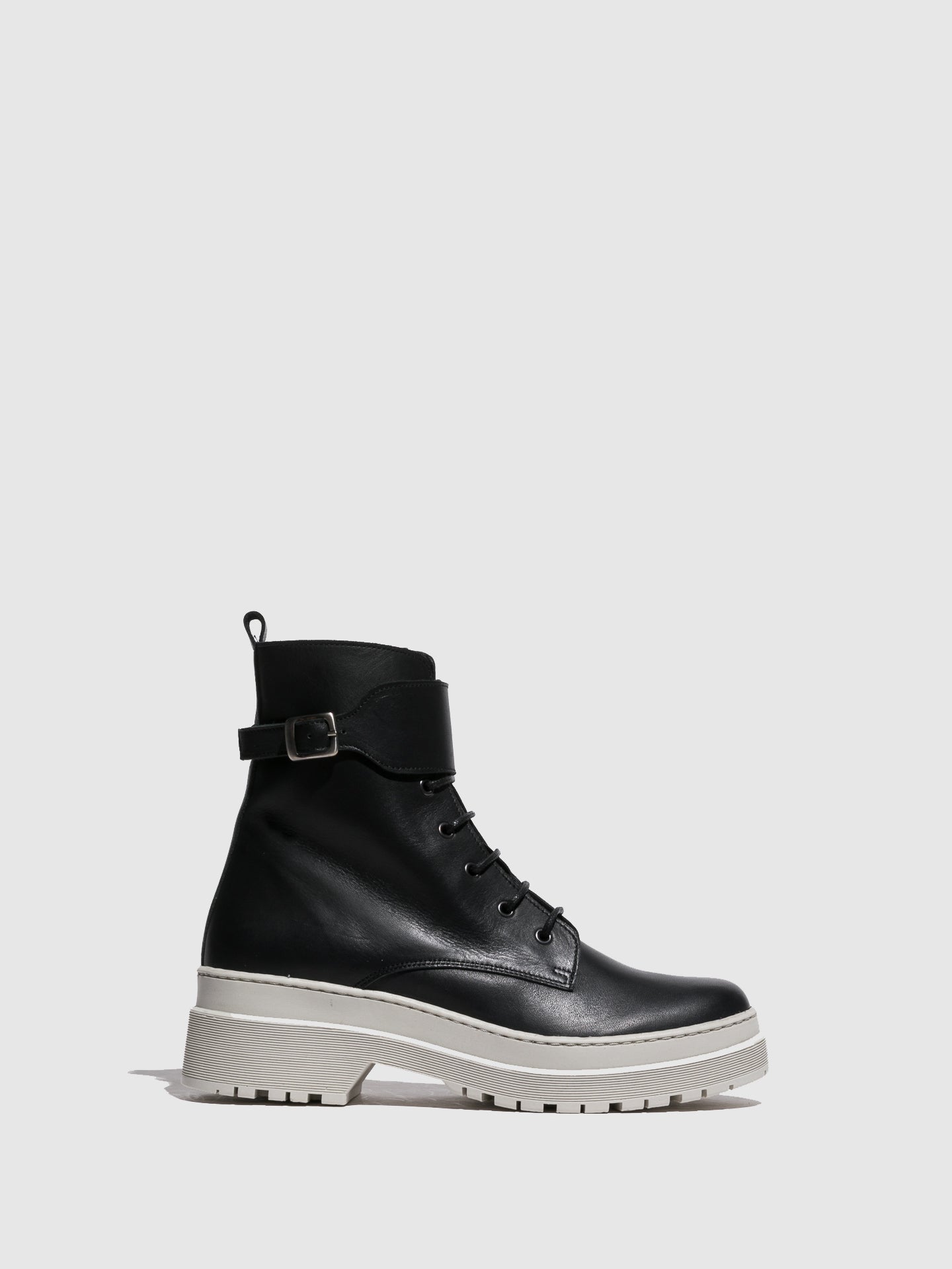 Fungi Botas com Fivela em Preto