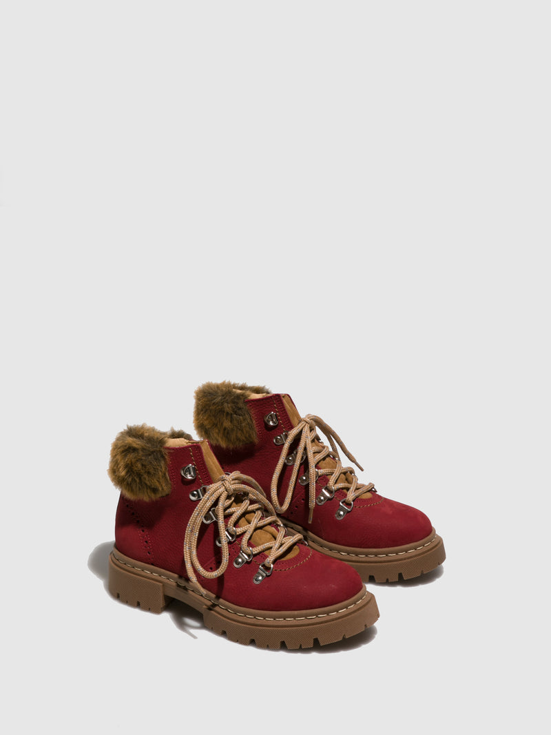 Fungi Botins com Atacadores em Vermelho