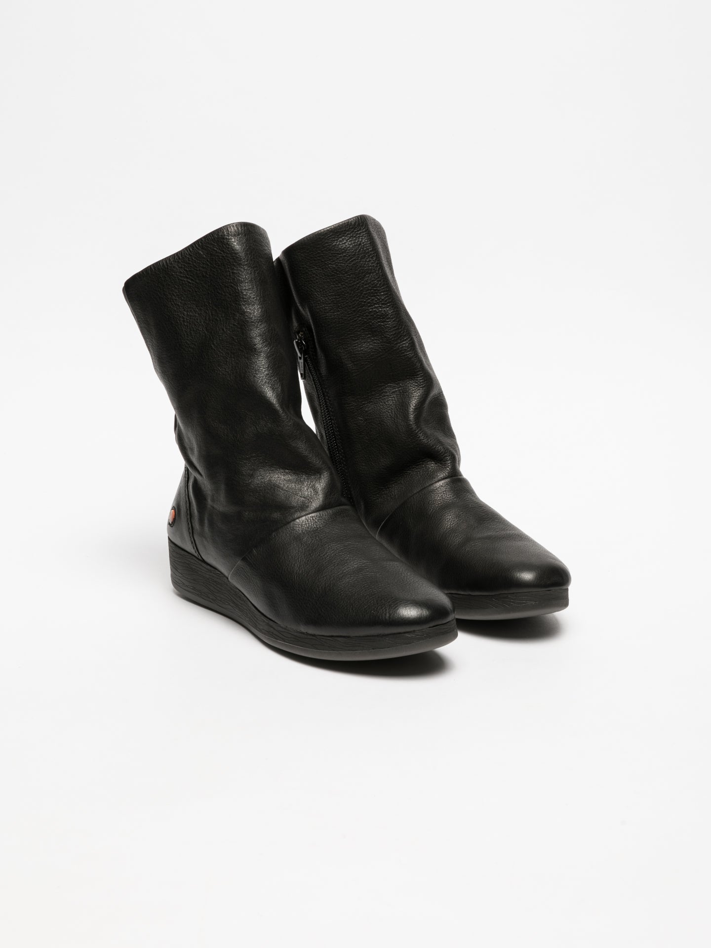 Softinos Botins de Cunha em Preto