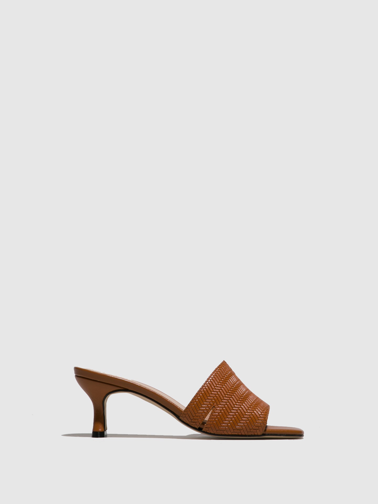 Sofia Costa Mules de Salto Kitten em Cognac